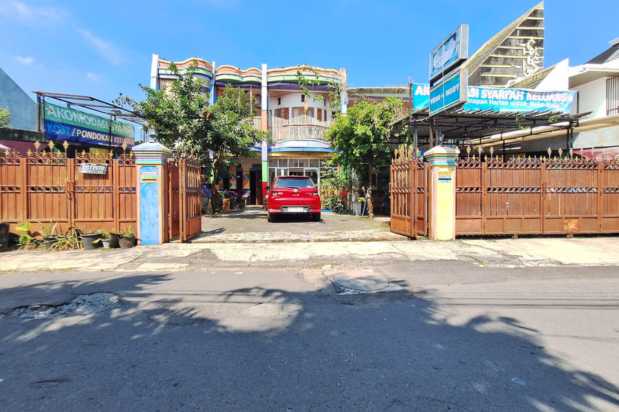 Family Double Degree Gejayan RedPartner