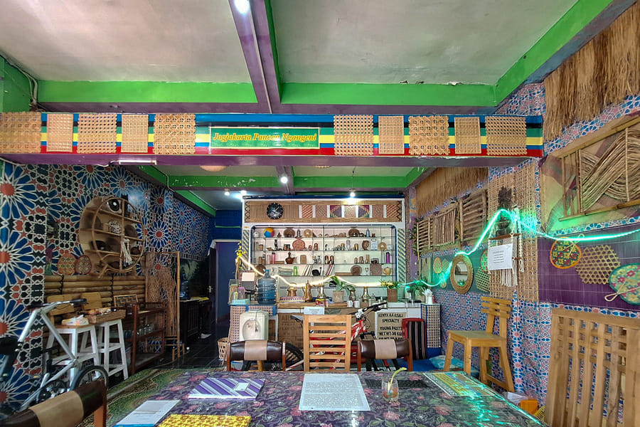 Family Double Degree Gejayan RedPartner