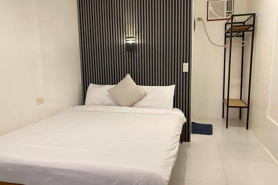 RedDoorz at Westeria Hostel