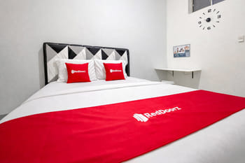 RedDoorz near Museum Bank Indonesia Jakarta