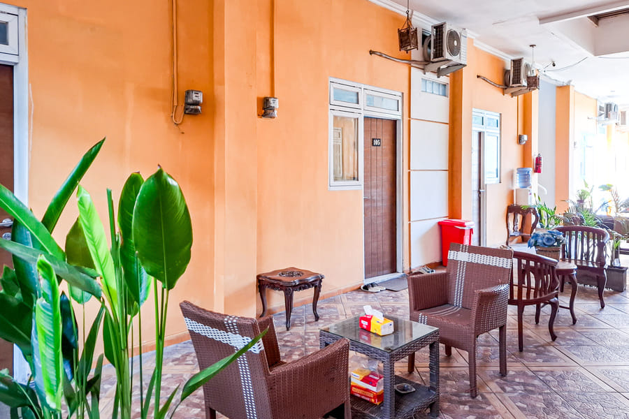 RedDoorz OLIVE near USM Semarang