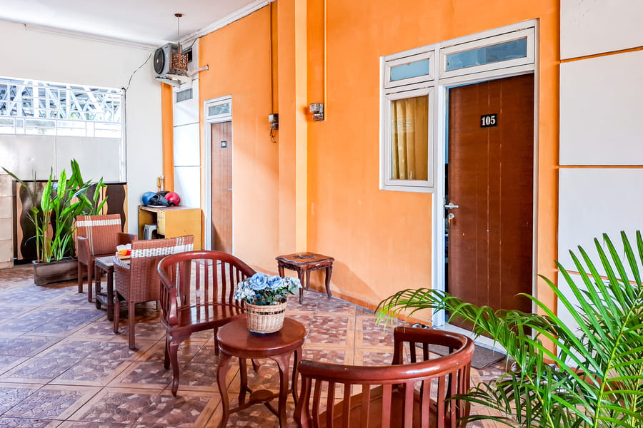 RedDoorz OLIVE near USM Semarang