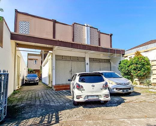 RedDoorz OLIVE near USM Semarang