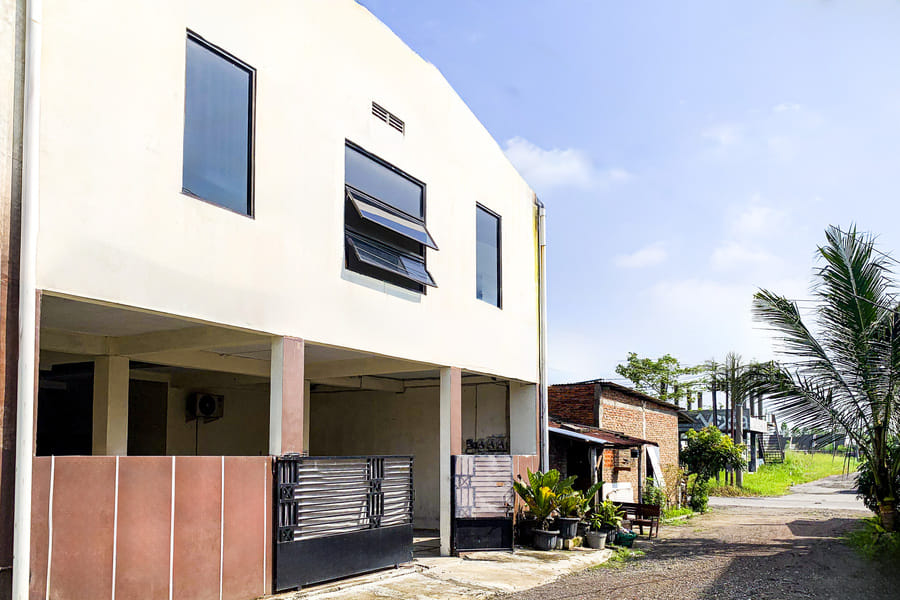 Nay Guesthouse 2 Kartasura RedPartner