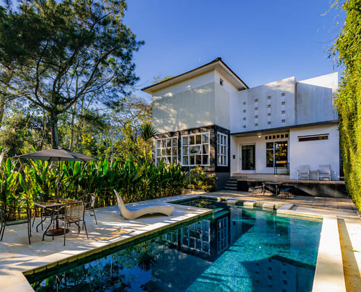 The Lavana Signature Villa Herrera Puncak