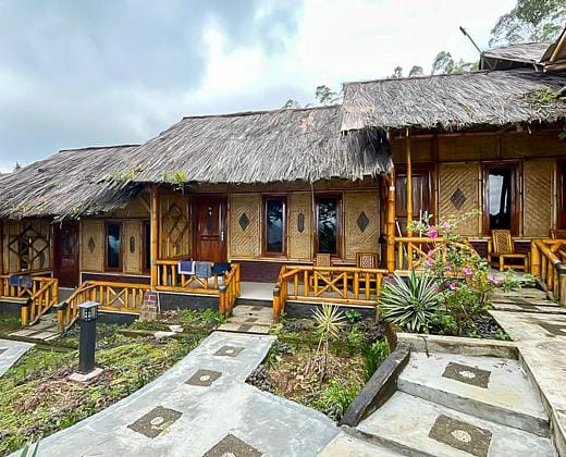 Urbanview Hotel Puncak Darajat Highland Garut