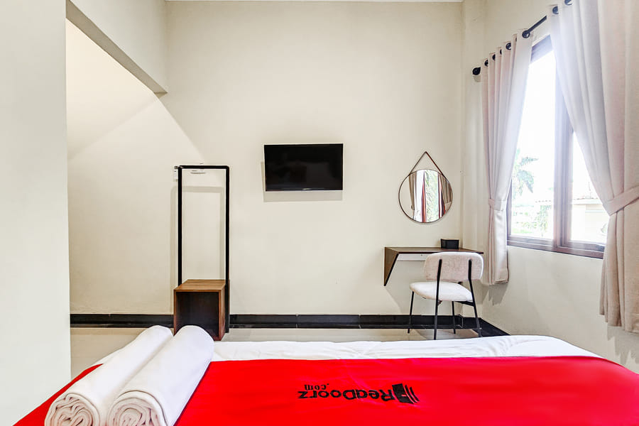 RedDoorz @ Grand Cimanggis