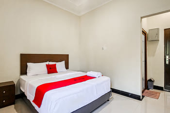 RedDoorz @ Grand Cimanggis