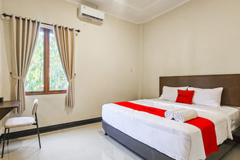 RedDoorz @ Grand Cimanggis