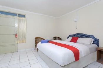 RedDoorz Sanira near Gedung Sate Bandung