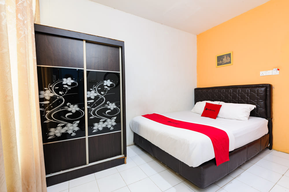 RedDoorz Room