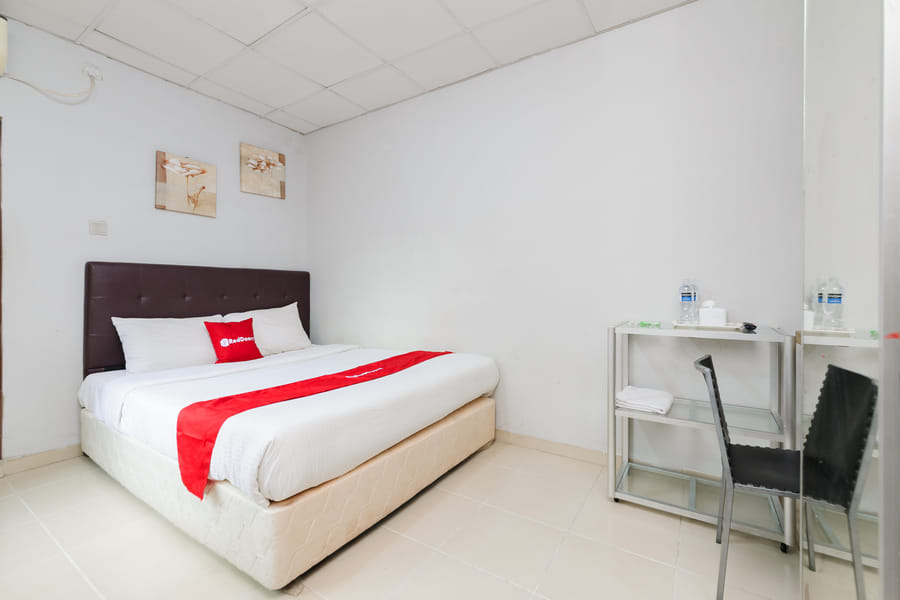 RedDoorz @ Madras Hotel Batam