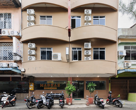 RedDoorz @ Madras Hotel Batam