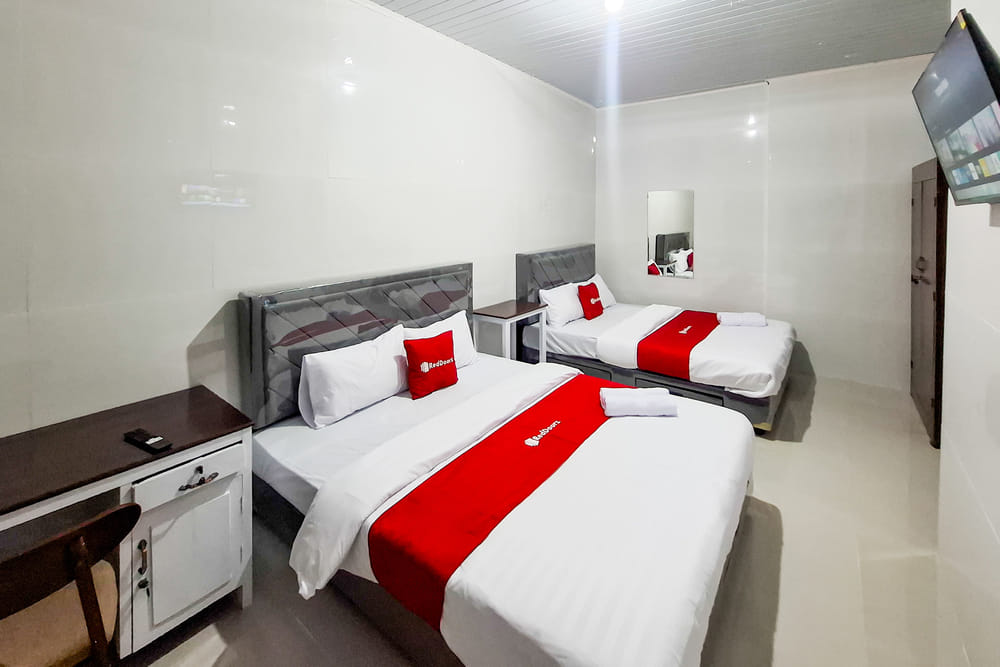 RedDoorz Family Room