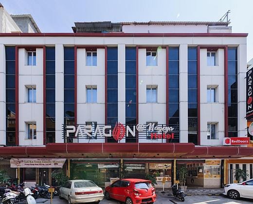 RedDoorz Plus @ Paragon Nagoya Hotel Batam