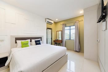 Urbanview Hotel X Ten Harbour Bay Batam