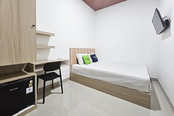 Urbanview Graha Mast 166 Surabaya