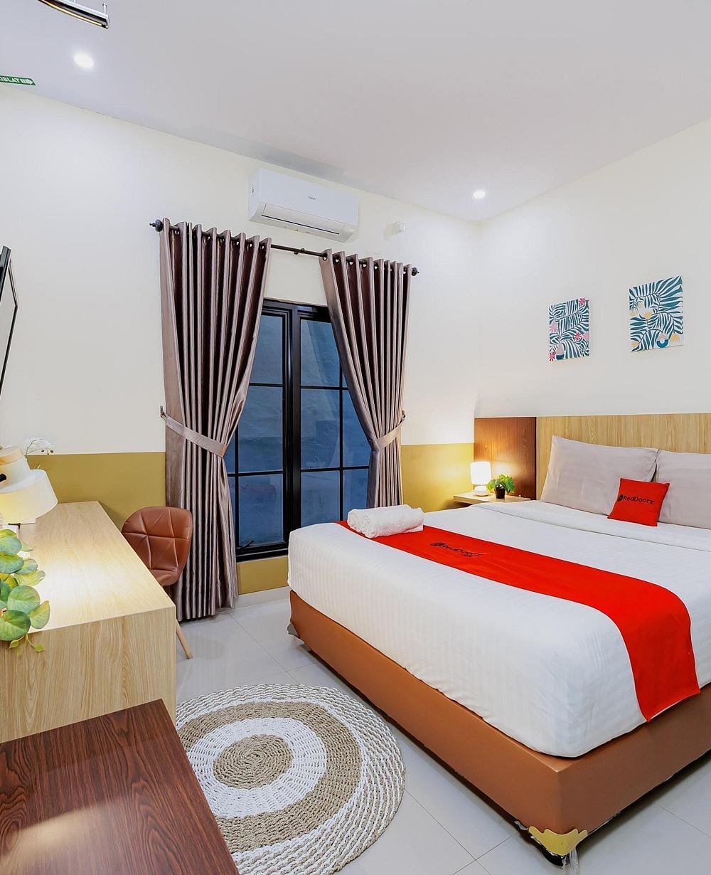 RedDoorz Room