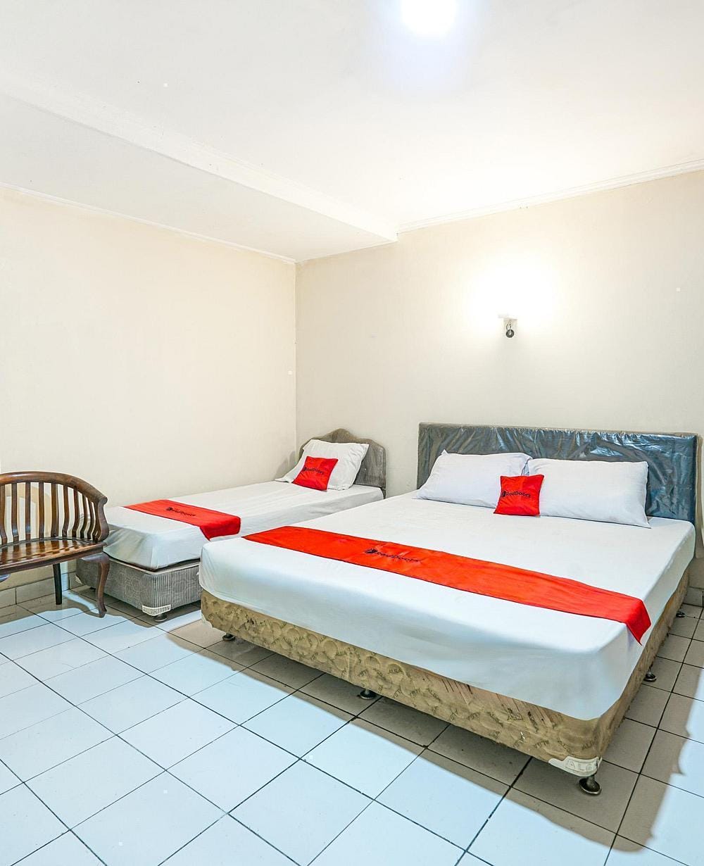 RedDoorz Family Room