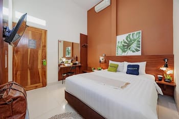 Urbanview Darmo Residence Bandung