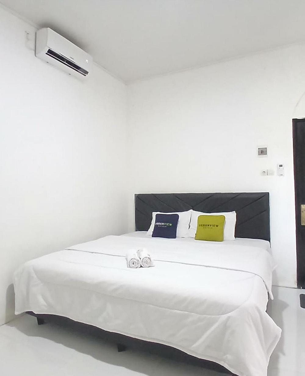 Deluxe Room with Pool View