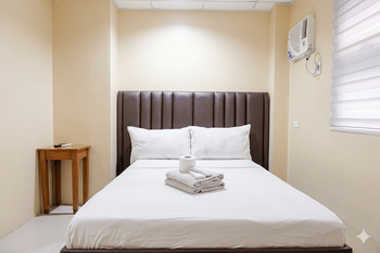 RedDoorz at Sandico Apartelle near US Embassy Manila