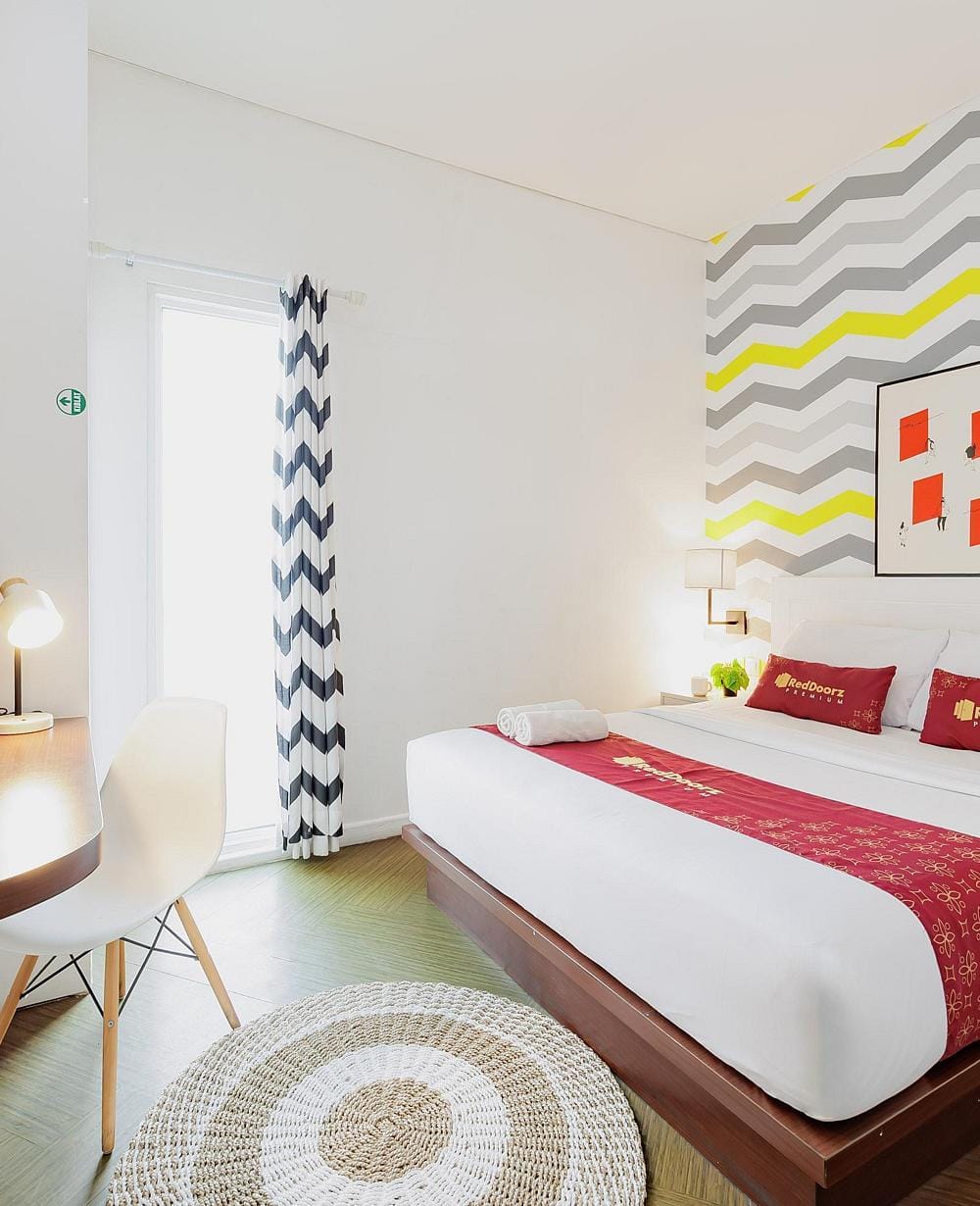 RedDoorz Room