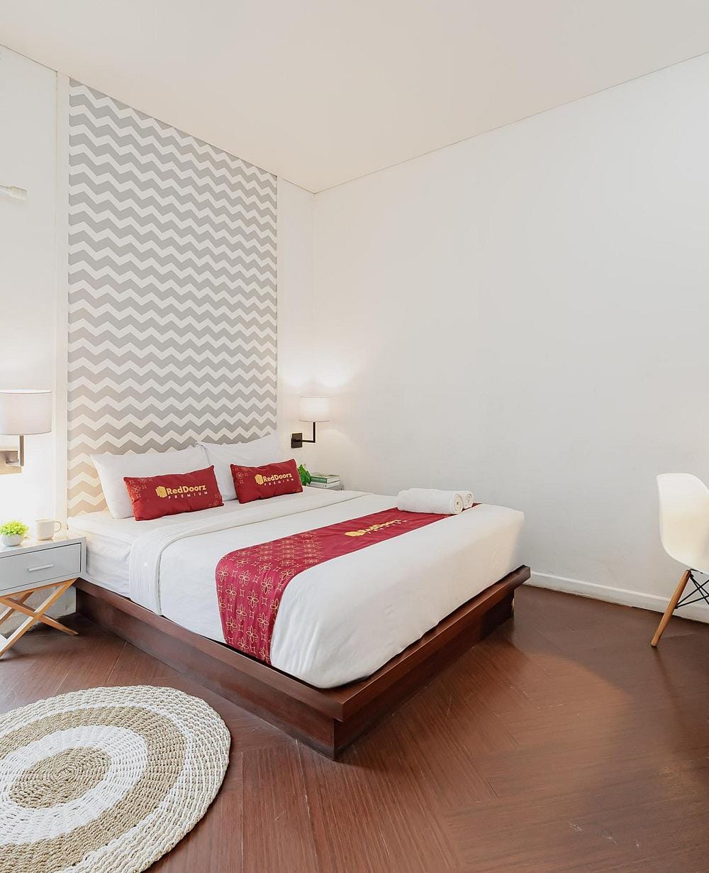 RedDoorz Deluxe Room