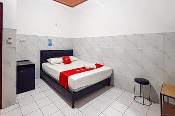 RedDoorz @ Hotel AVA Malioboro