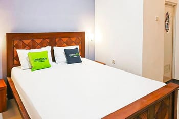 Urbanview Earlyta Inn Syariah Near Stasiun Tegal