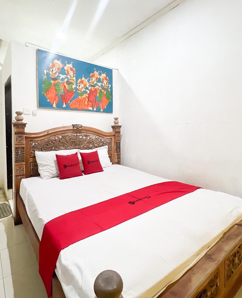 RedDoorz Room