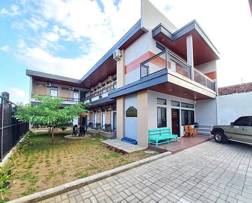 Urbanview Semeru Guesthouse near Stasiun Blitar
