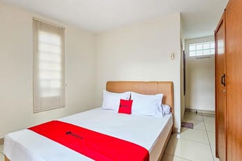 RedDoorz near Exit Toll Pasteur