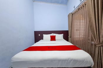 RedDoorz near Ramayana Mall Banyuwangi