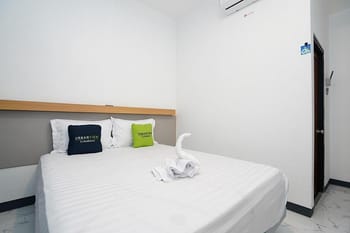 Urbanview Hotel Jackson Living near Stasiun Malang
