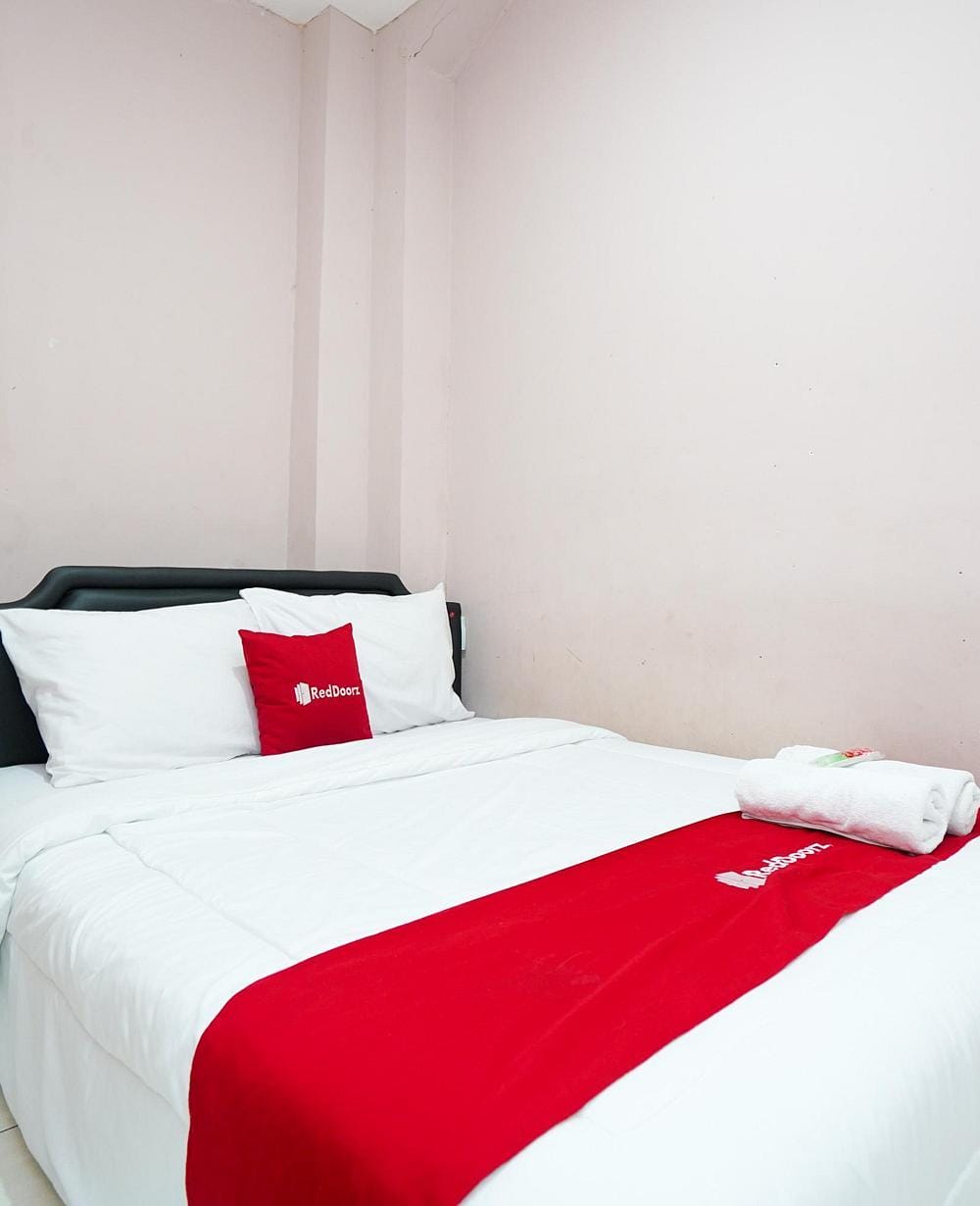 RedDoorz Room