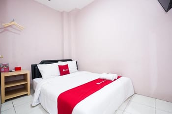 RedDoorz @ Siwalankerto Surabaya
