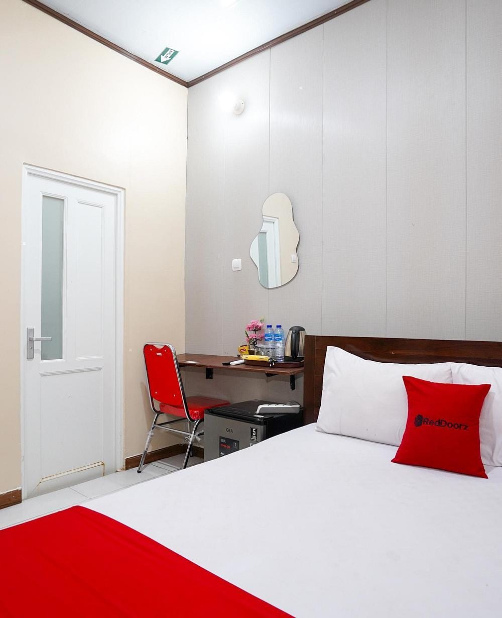 RedDoorz Room