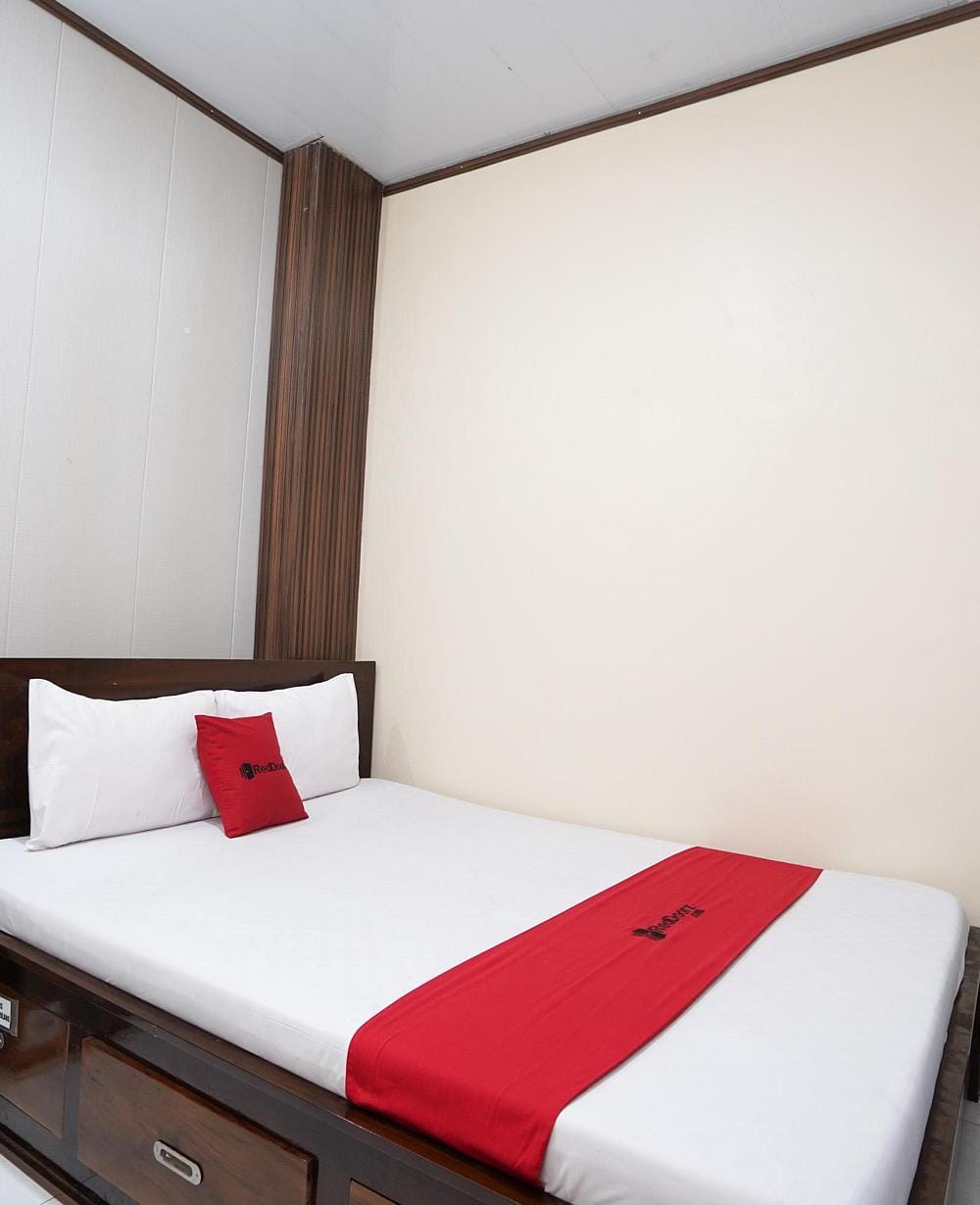 RedDoorz Deluxe Room