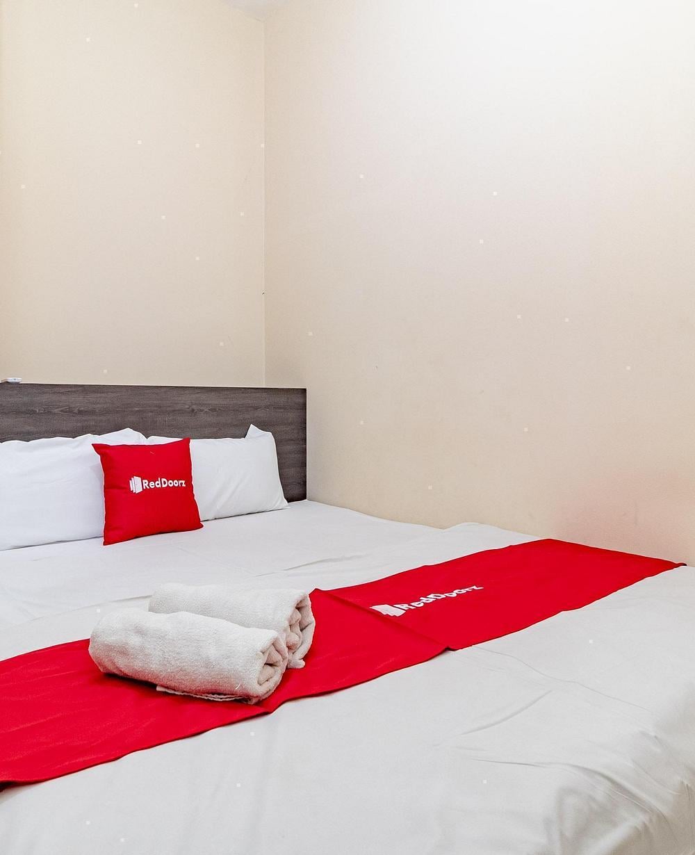 RedDoorz Room