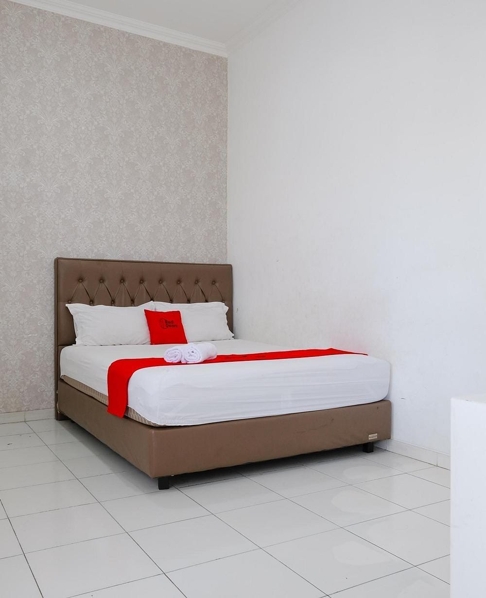 RedDoorz Room