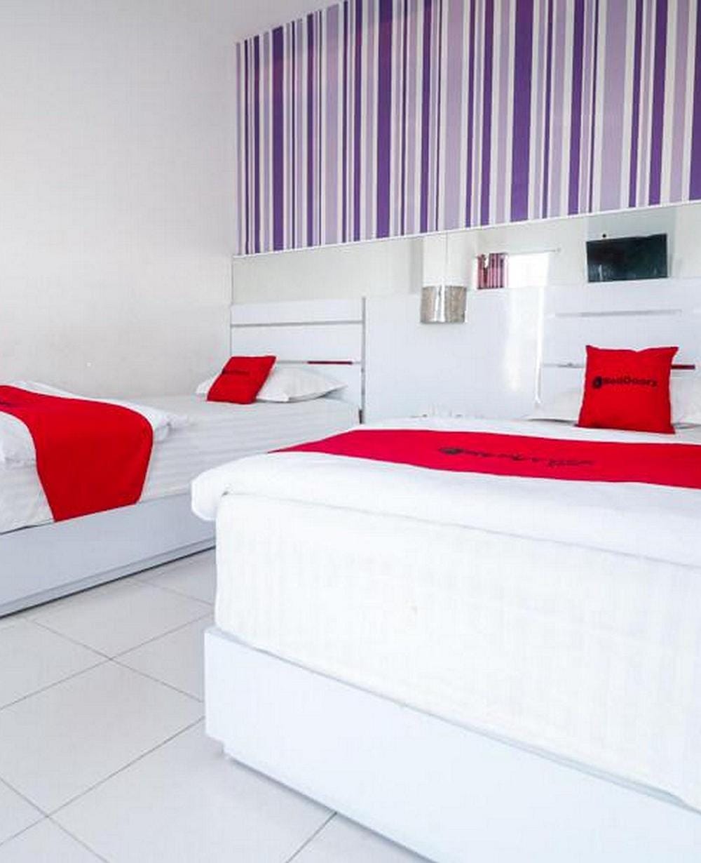 RedDoorz Superior Twin Room