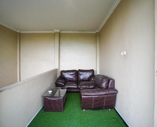 RedDoorz near Padang Golf Adisucipto 