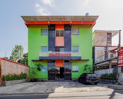 RedDoorz near Ubud Village