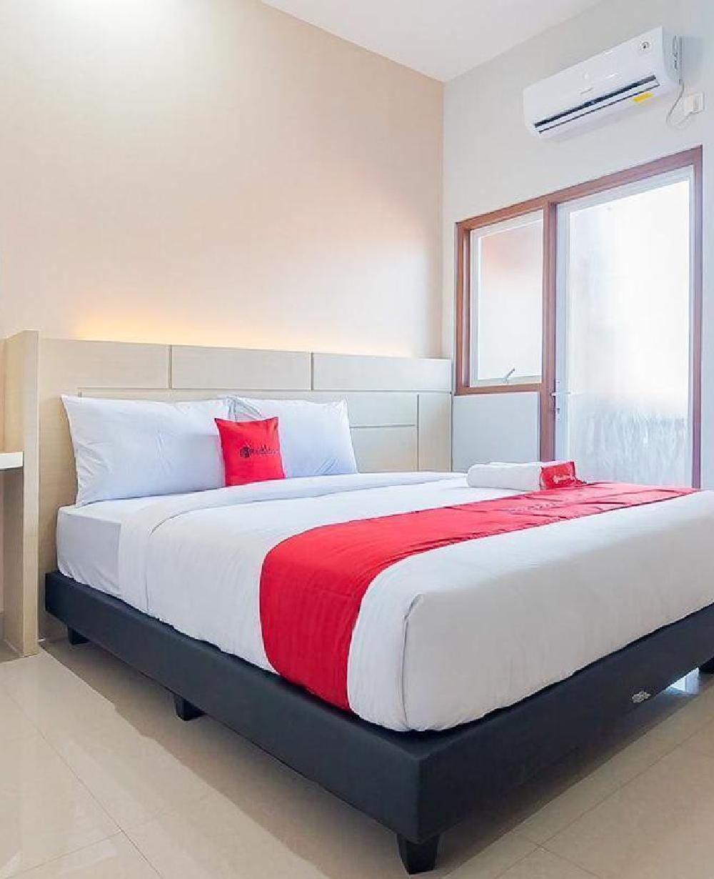 RedDoorz Room