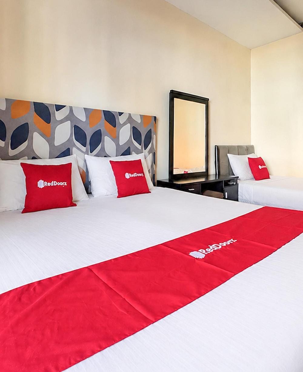 RedDoorz Family Room