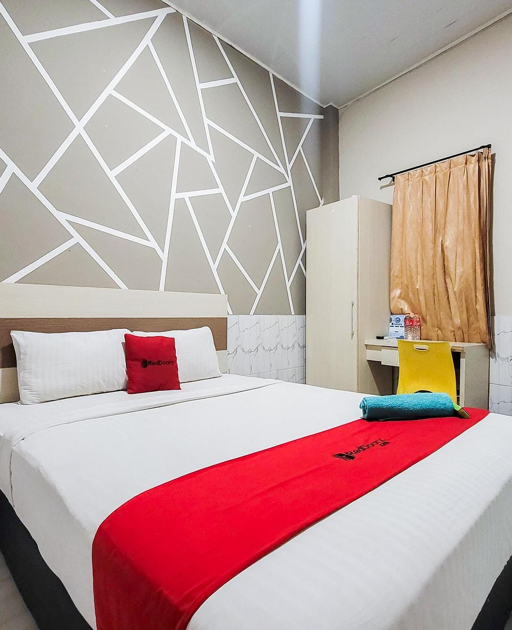 RedDoorz Room