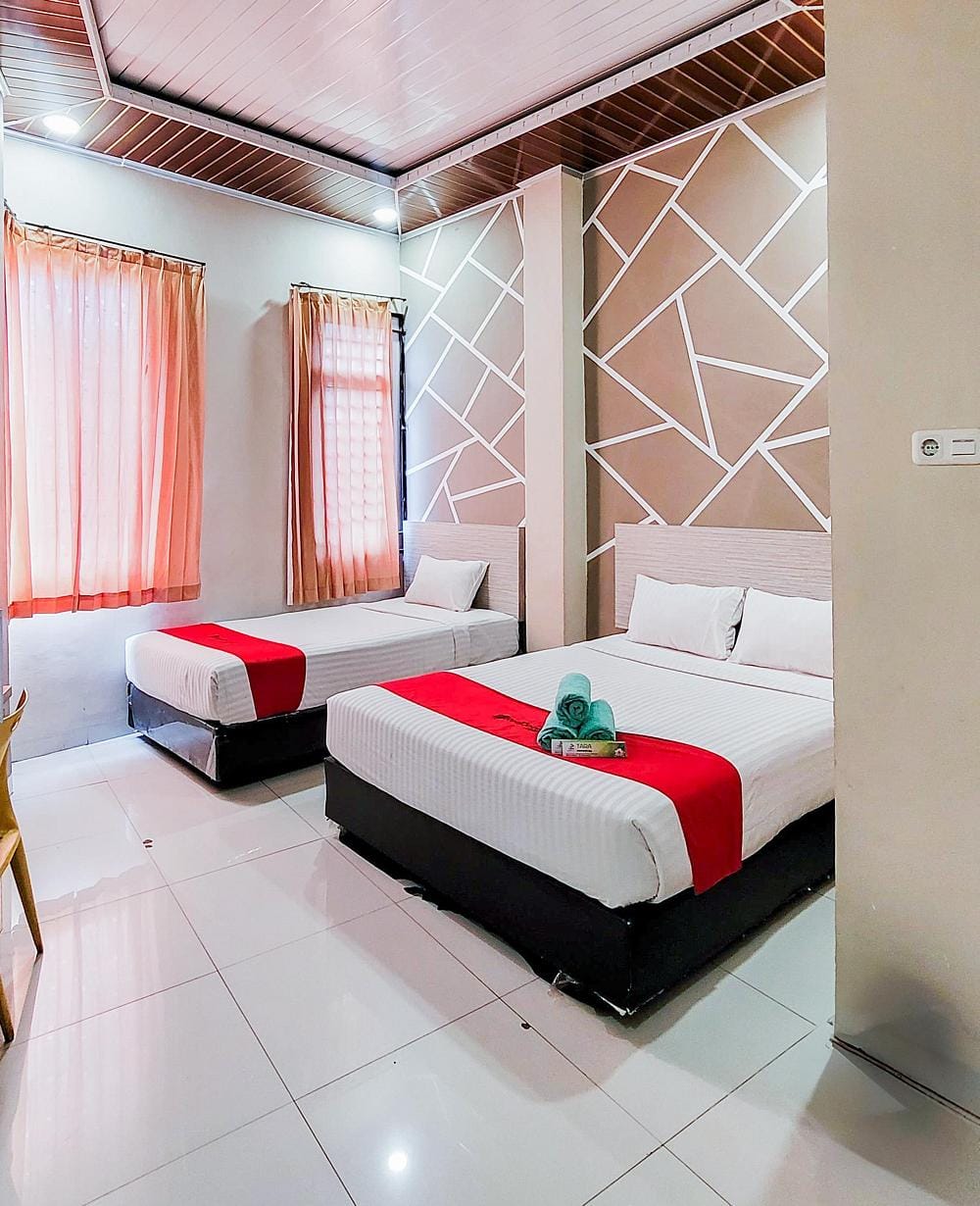 RedDoorz Suite