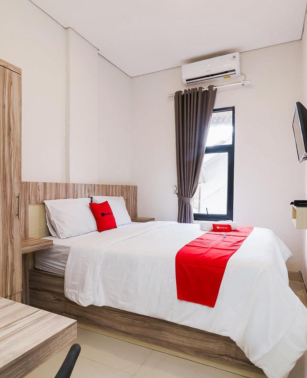 RedDoorz Room