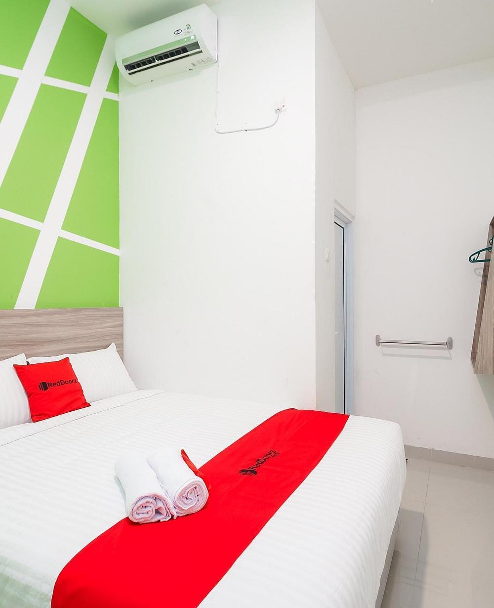 RedDoorz Room